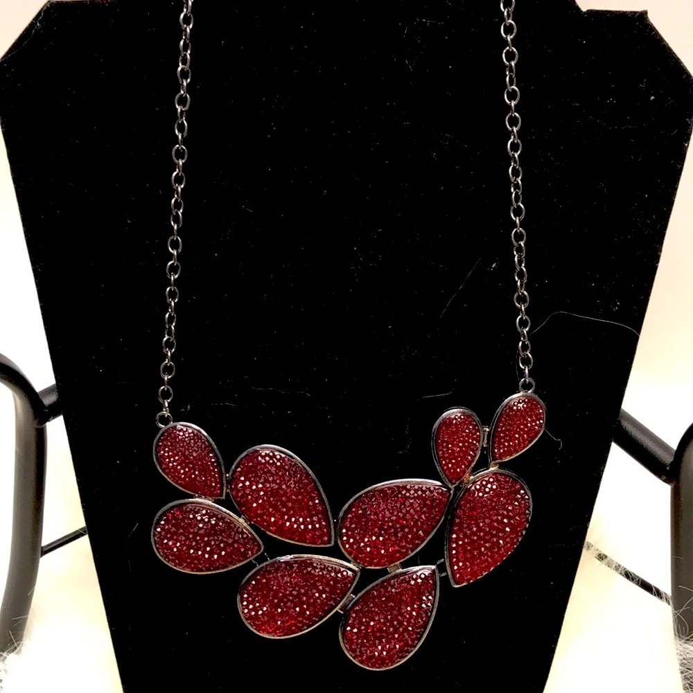 Statement necklace